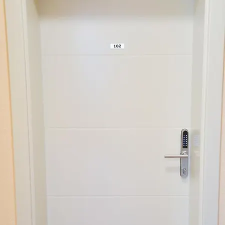 Отель Central 3*