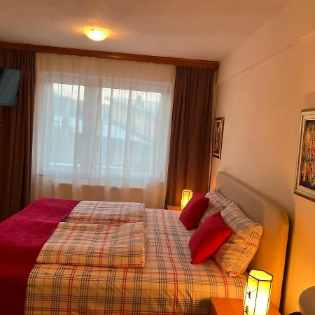 Central Hotel 3*