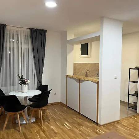 Central 3*