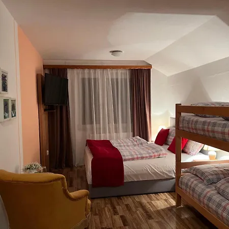 Central Hotel Sisava